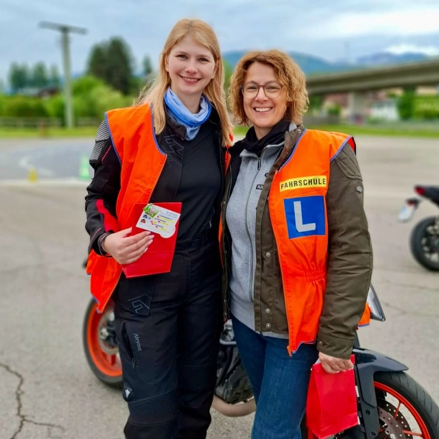 ⚠️ Praktische Prüfung 21.05.2025 - Teil 2 ⚠️ Vom Motorrad bis zum LKW…unsere (ehemaligen) Fahrschüler dürfen sich über ihren neuen Führerschein freuen und haben die Prüfung mit Bravour gemeistert! 🤩 Wir gratulieren sehr ❤️-lich und wünschen allzeit gute Fahrt! #fahrschulesommer #fahrschulevillach #führerschein #führerscheinvillach #praktischeprüfungbestanden #ihrseidspitze #herzlichenglückwunsch #allzeitgutefahrt