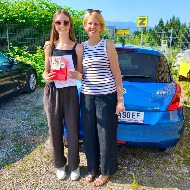 Ihr habt es geschafft! 😀🥳 Herzliche Gratulation unseren neuen stolzen Führerscheinbesitzern der praktischen PKW-Prüfung 18.06.2025 zur bestandenen Prüfung, super gemacht! 👌🏼👍🏼 Wir freuen uns, dass wir euch auf eurem Weg zum Führerschein begleiten durften. 😊 Habt Spaß & allzeit gute Fahrt! 🚗💨 #fahrschulesommer #fahrschulevillach #führerschein #autoführerschein #praktischeprüfungbestanden #herzlichenglückwunsch #supergemacht #allzeitgutefahrt