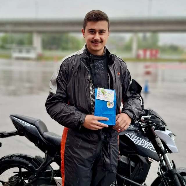 Ihr habt es geschafft! 👍🏼👌🏼 Herzliche Gratulation an unsere neuen stolzen Führerscheinbesitzer, die seit den September-Prüfungen auf den Straßen in und rund um Villach mobil unterwegs sind! Danke für euer Vertrauen in unsere Fahrschule & allzeit gute Fahrt. #fahrschulesommer #fahrschulevillach #führerschein #führerscheinvillach #praktischeprüfungbestanden #top #herzlichenglückwunsch #allzeitgutefahrt