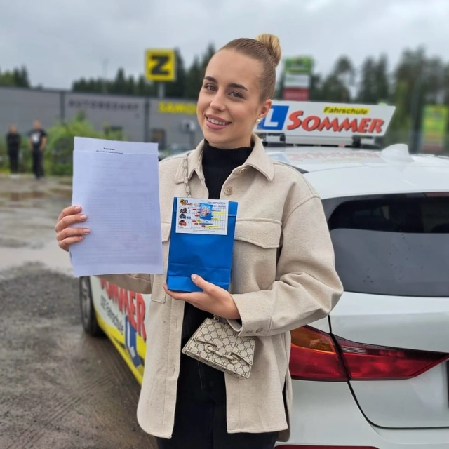 ⚠️ Praktische PKW-Prüfung 24.09.2025 ⚠️ Führerschein in der Tasche ✅ - Herzlichen Glückwunsch zur bestandenen Prüfung! 🤩 Danke für euer Vertrauen in unsere Fahrschule, es war eine tolle Zeit mit euch. Allzeit gute Fahrt und bleibt sicher unterwegs! #fahrschulesommer #fahrschulevillach #führerschein #führerscheinvillach #praktischeprüfungbestanden #top #herzlichenglückwunsch #allzeitgutefahrt
