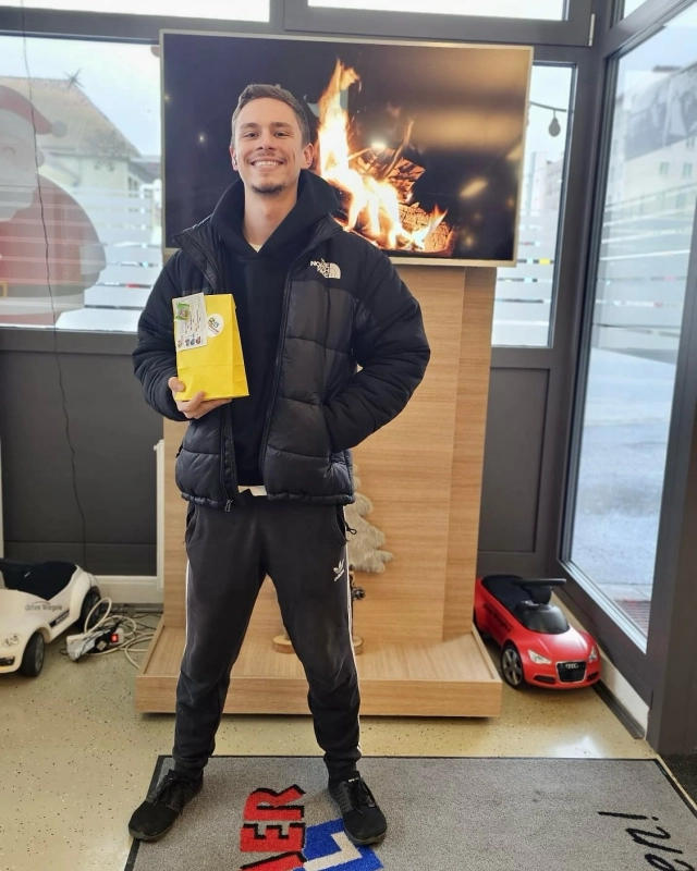 Ihr habt es geschafft - die Führerscheinprüfung ist bestanden! 🥳🎉 Wir gratulieren all unseren neuen PKW-Lenkern zur bestandenen Prüfung 03.12.2025! Wir sind sehr stolz auf euch und bedanken uns für euer Vertrauen in unsere Fahrschule. Fahrt vorsichtig & habt Spaß! #fahrschulesommer #fahrschulevillach #führerschein #autoführerschein #führerscheinvillach #praktischeprüfungbestanden #herzlichenglückwunsch #allzeitgutefahrt
