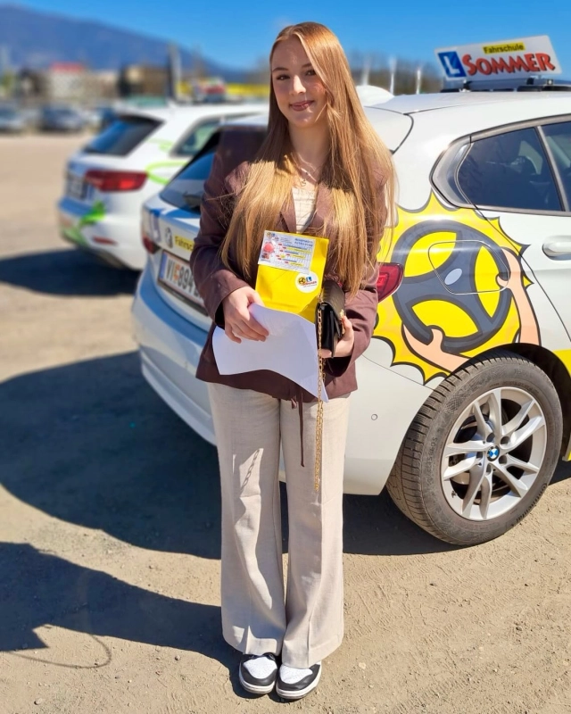 ⚠️ Praktische Prüfung 08.04.2026 ⚠️ Wir gratulieren unseren neuen Führerscheinbesitzern sehr ❤️-lich zur bestandenen Prüfung, ihr seid spitze! Wir freuen uns, dass wir euch auf eurem Weg zum Führerschein begleiten durften und wünschen euch eine gute & sichere Fahrt. #fahrschulesommer #fahrschulevillach #führerscheinvillach #praktischeprüfungbestanden #allzeitgutefahrt