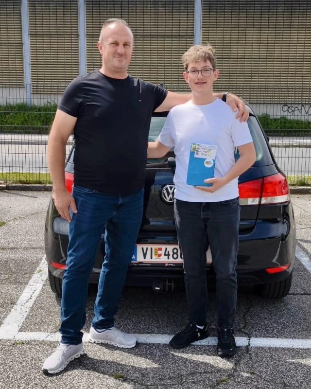 ⚠️ PKW-Prüfung 17.06.2026 - Teil 2 & 01.07.2026 ⚠️ Herzlichen Glückwunsch an all unsere neuen Führerscheinbesitzer zur bestandenen Prüfung! 👍🏼🥳 Wir bedanken uns für euer Vertrauen und wünschen allzeit gute Fahrt. #fahrschulesommer #fahrschulevillach #führerscheinvillach #praktischeprüfungbestanden #allzeitgutefahrt