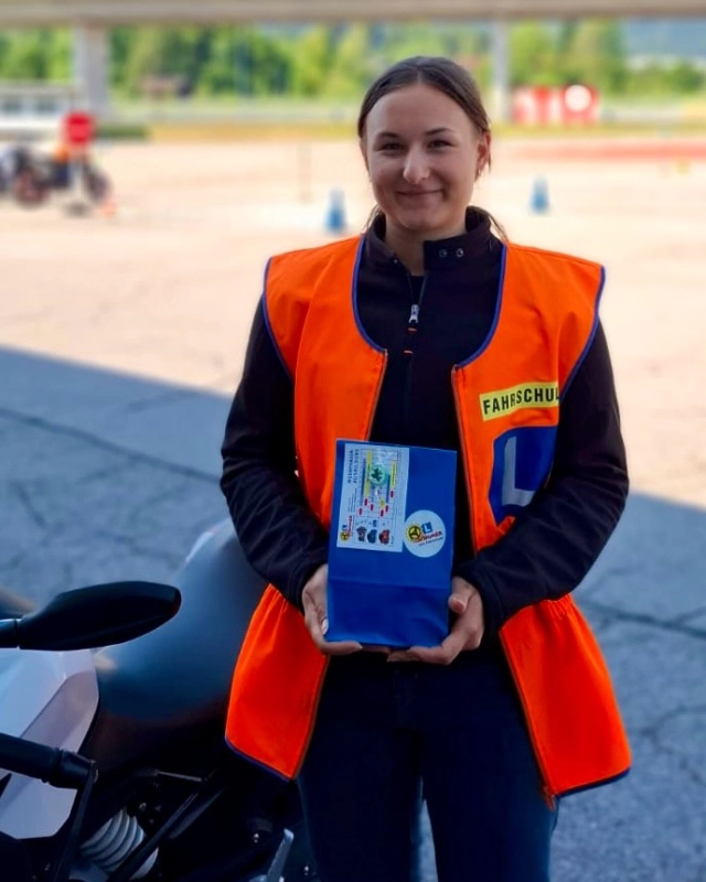 ⚠️🏍️ Praktische Motorrad-Prüfung 01.07.2026 & 15.07.2026 - Teil 1 🏍️⚠️ Wir gratulieren all unseren neuen Bikern zum wohl verdienten Führerschein, ihr habt die Prüfung gerockt! Danke für euer Vertrauen in unsere Ausbildung und allzeit gute Fahrt. #fahrschulesommer #fahrschulevillach #führerscheinvillach #praktischeprüfungbestanden #allzeitgutefahrt