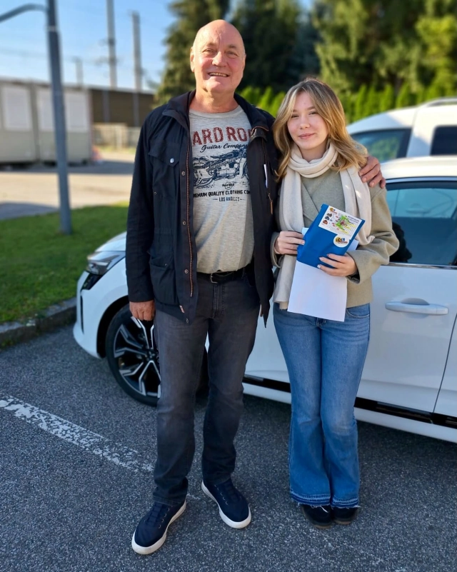 ⚠️ Praktische PKW-Prüfung 07.10.2026 ⚠️ Ihr habt es geschafft! 👏🏼🥳 Herzlichen Glückwunsch zur bestandenen Prüfung und zum wohl verdienten Führerschein! Wir sind stolz auf euch und wünschen eine gute & sichere Fahrt. #fahrschulesommer #fahrschulevillach #führerscheinvillach #praktischeprüfungbestanden #allzeitgutefahrt